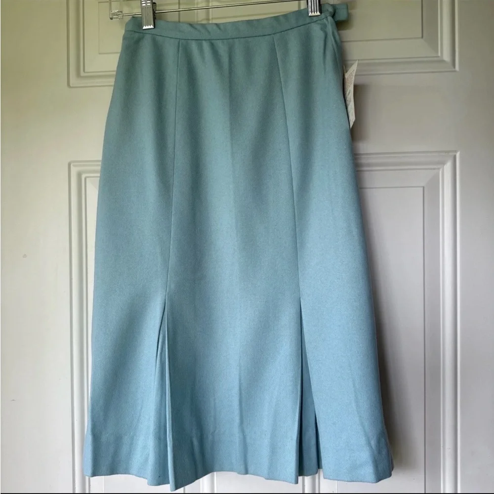 VTG Size 10 NWT Woman’s Jantzen 100% Wool Light Blue Pleated Skirt 24in Waist
